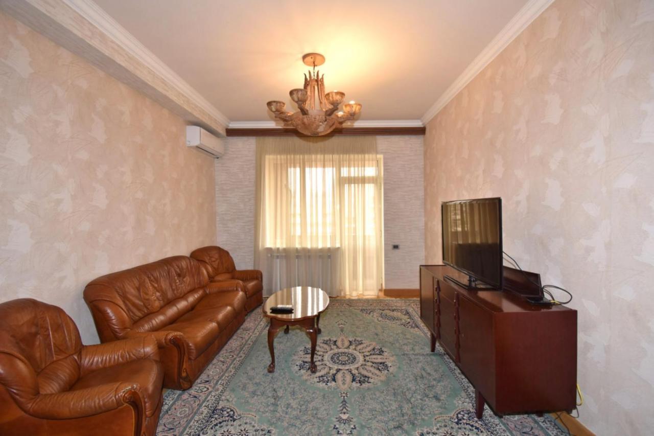 Freedom Apartments on Buzand street Jerevan Buitenkant foto