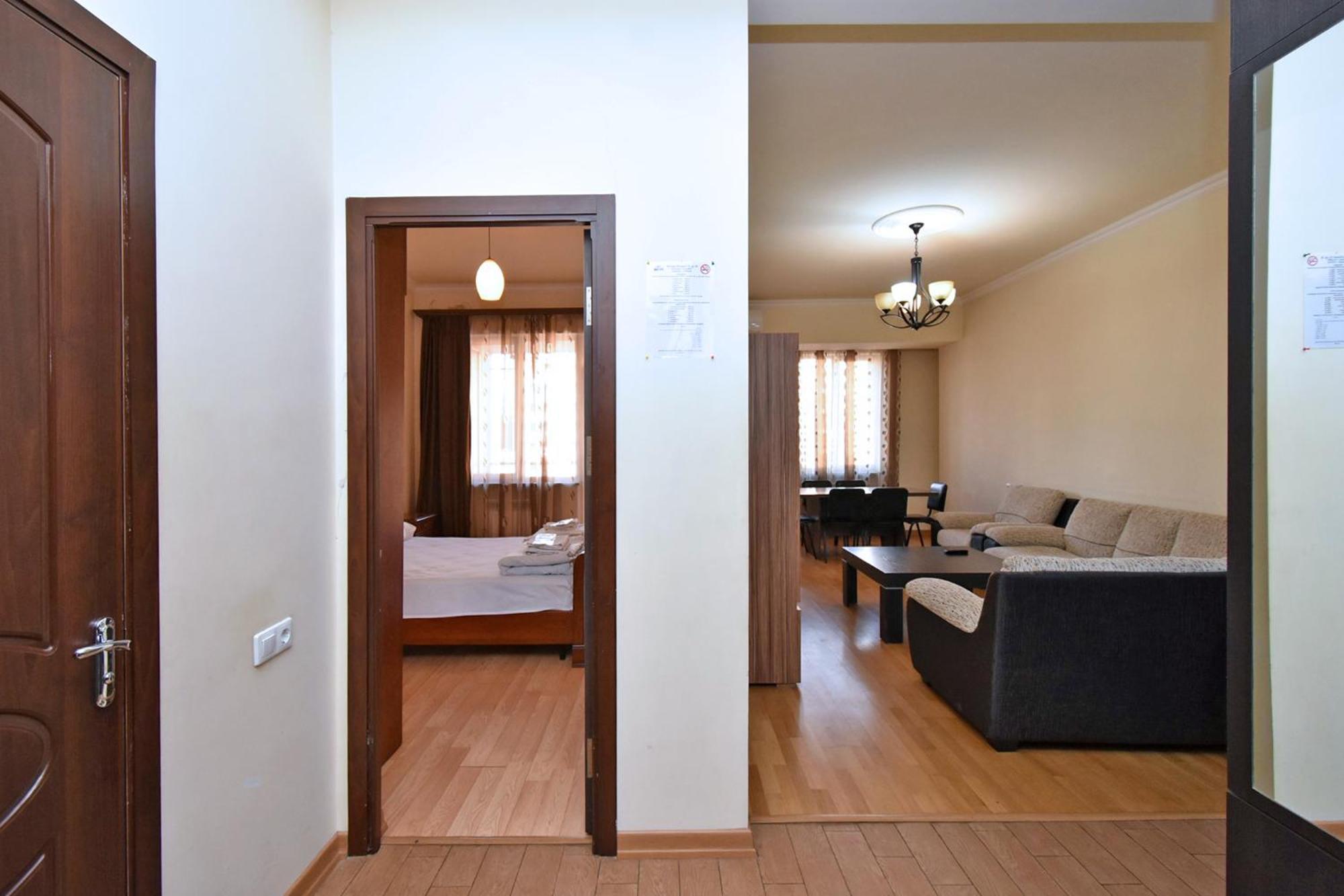 Freedom Apartments on Buzand street Jerevan Buitenkant foto